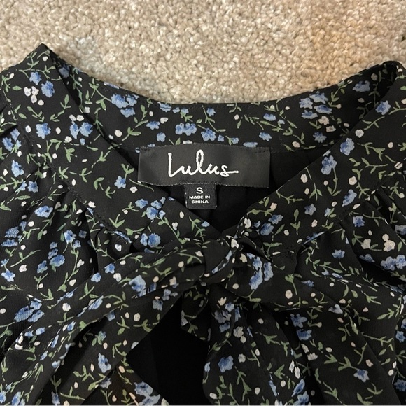 Lulu’s Love Grows Black Floral Print Long Sleeve Tie-Neck Romper - Picture 5 of 9